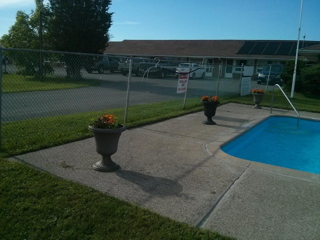 Port Motel Port Colborne Buitenkant foto