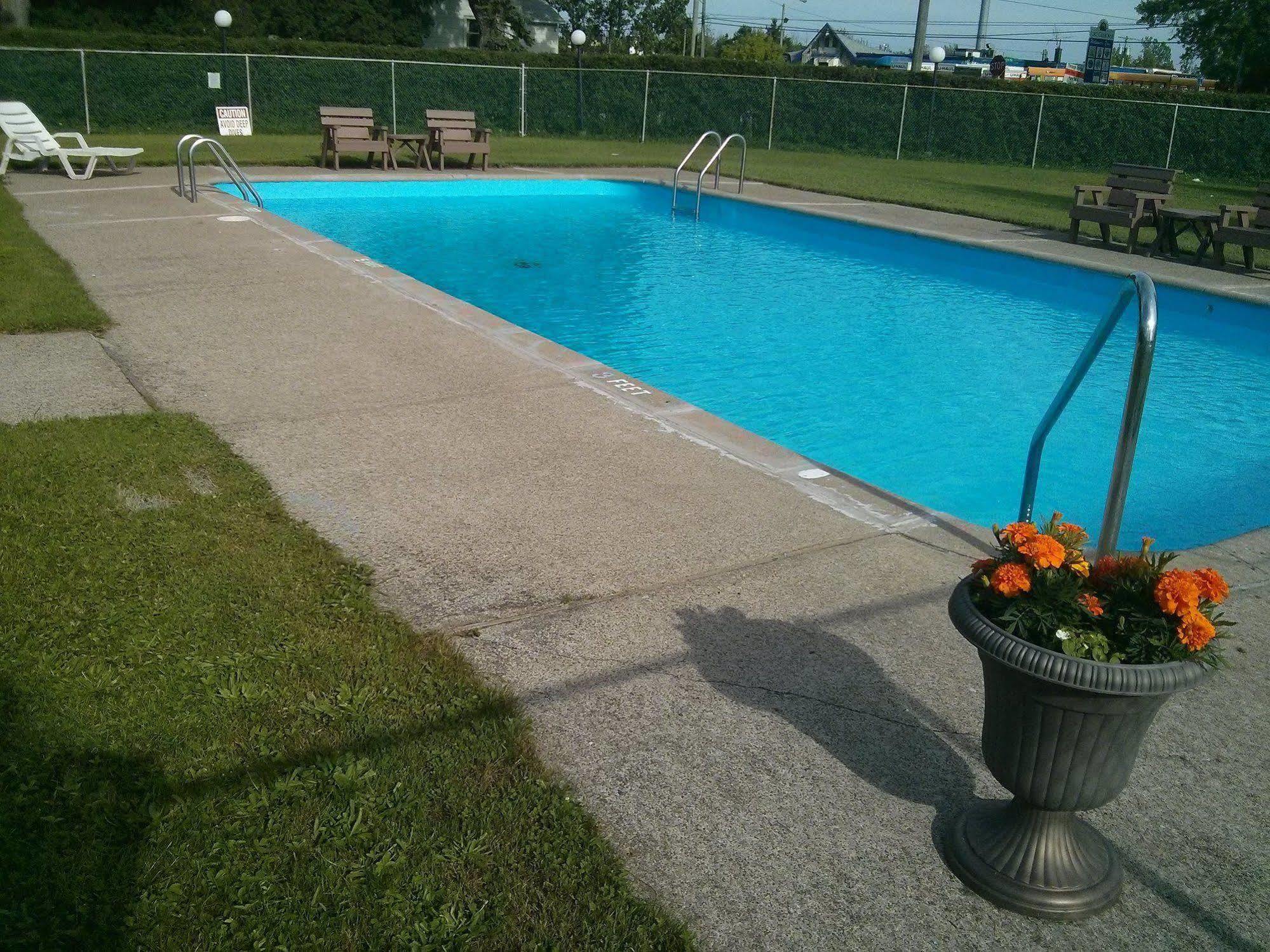 Port Motel Port Colborne Buitenkant foto